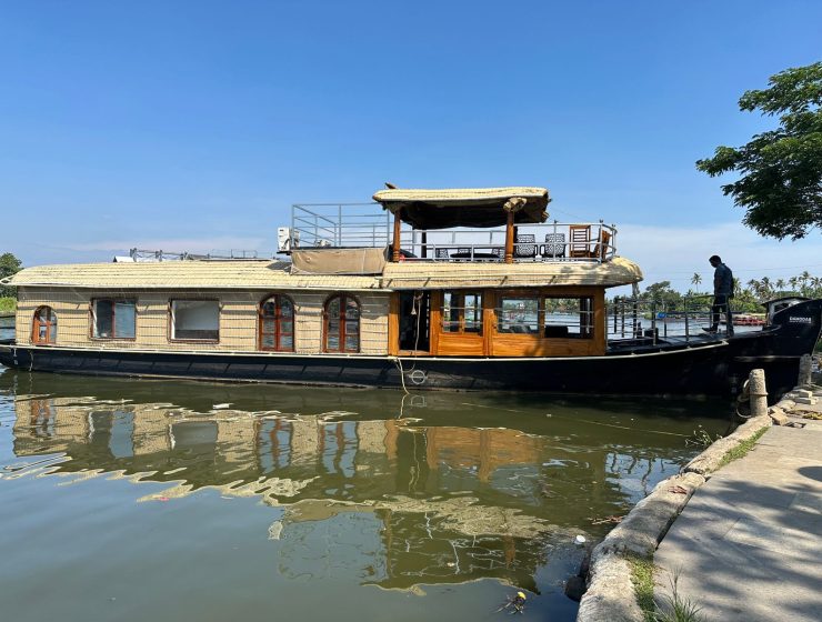 Damoder House Boat - Best Kerala Tour Package - Isha Tour