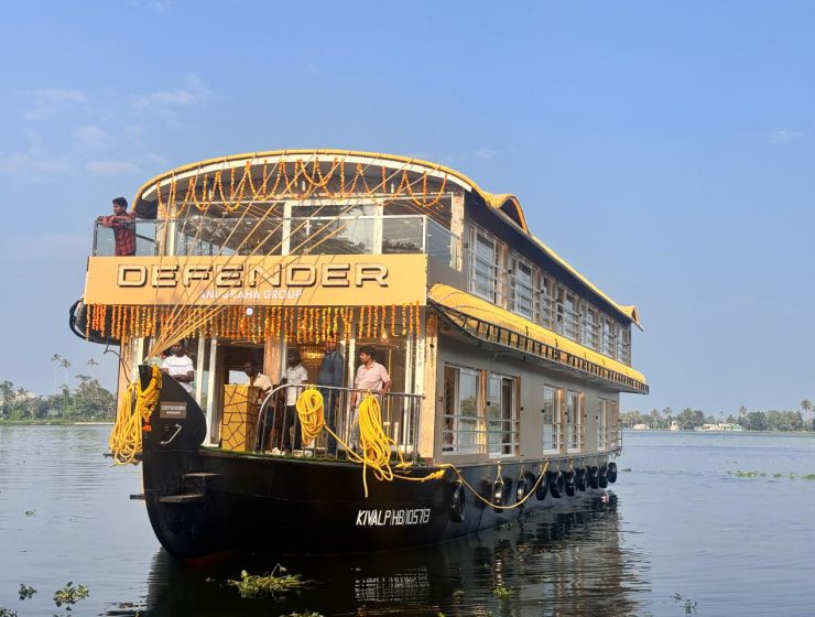 Defender Houseboat - Best Kerala Tour Package - Isha Tour