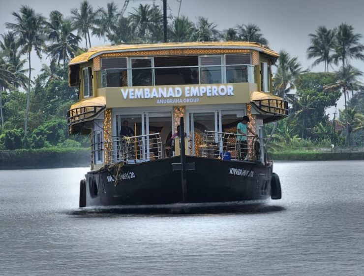 Vembanad Emperor Houseboat - Best Kerala Tour Package - Isha Tour