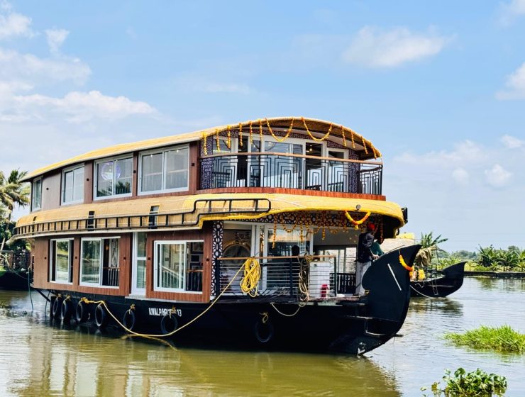 Chilanka Houseboat - Best Kerala Tour Package - Isha Tour